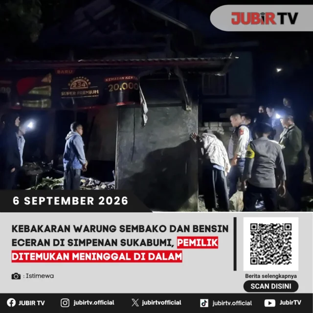 🔥 Warung Sembako dan Bensin Eceran Terbakar di Simpenan, Pemilik Ditemukan Meninggal

Kebakaran melanda warung sembako sekaligus penjual bensin eceran di Kampung Cigadog, Desa Kertajaya, Kecamatan Simpenan, Sukabumi, Minggu (6/9/2026) dini hari.

Pemilik warung, Ima Hermawan (41), ditemukan meninggal dunia setelah diduga terjebak di dalam bangunan. Polisi menduga kebakaran dipicu korsleting listrik yang menyambar bensin eceran.

📌 𝐈𝐧𝐟𝐨 𝐥𝐞𝐧𝐠𝐤𝐚𝐩𝐧𝐲𝐚 𝐜𝐞𝐤 𝐝𝐢 𝐬𝐭𝐨𝐫𝐲 & 𝐬𝐨𝐫𝐨𝐭𝐚𝐧

#jubirtv #jubirtvnewscom #kebakaran #simpenan #sukabumi #warungterbakar #bensineceran #kebakaransukabumi #peristiwa #beritasukabumi