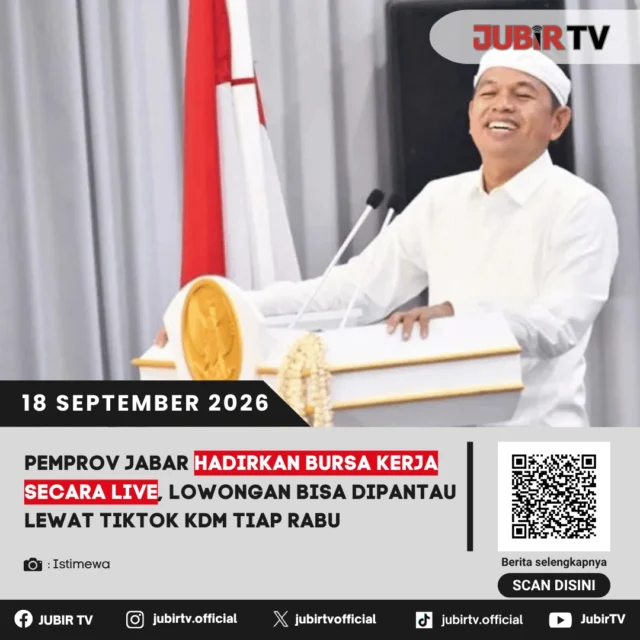 💼 Cari kerja kini bisa sambil pantau TikTok, Pemprov Jabar gelar bursa kerja tiap Rabu.

Pemprov Jawa Barat menghadirkan bursa kerja secara live melalui TikTok Gubernur Jabar Dedi Mulyadi setiap Rabu pukul 09.30 WIB. Informasi lowongan, posisi, hingga kualifikasi bisa dipantau tanpa harus datang langsung.

Pada pelaksanaan perdana di Kabupaten Bekasi, tersedia 299 lowongan dari sejumlah perusahaan, termasuk posisi HRD, finance, warehouse hingga sopir. Pelamar juga bisa mendaftar melalui portal Nyari Gawe.

Bagaimana cara mengikuti bursa kerja live ini?

📌 𝐈𝐧𝐟𝐨 𝐥𝐞𝐧𝐠𝐤𝐚𝐩𝐧𝐲𝐚 𝐜𝐞𝐤 𝐝𝐢 𝐬𝐭𝐨𝐫𝐲 & 𝐬𝐨𝐫𝐨𝐭𝐚𝐧

#jubirtv #jubirtvnewscom #bursakerja #lowongankerja #lowongankerjajabar #jabar #pemprovjabar #dedimulyadi #nyarigawe #lokerbekasi