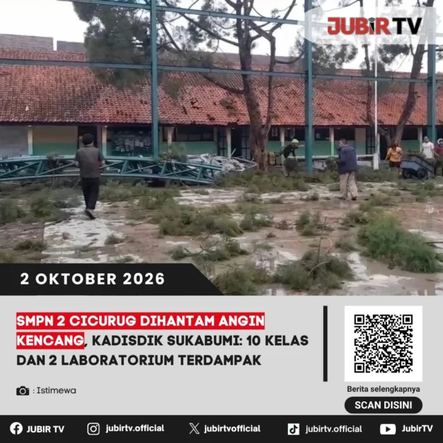 🌧️ SMPN 2 Cicurug Terdampak Cuaca Ekstrem, 10 Ruang Kelas dan Sejumlah Fasilitas Rusak

Hujan deras disertai angin kencang dan hujan es menerjang SMPN 2 Cicurug, Sukabumi, hingga merusak bagian atap 10 ruang kelas serta sejumlah fasilitas sekolah.

Dinas Pendidikan Kabupaten Sukabumi kini melakukan pendataan dan penanganan terhadap fasilitas yang terdampak.

Seperti apa kondisi SMPN 2 Cicurug setelah diterjang cuaca ekstrem?

📌 𝐈𝐧𝐟𝐨 𝐥𝐞𝐧𝐠𝐤𝐚𝐩𝐧𝐲𝐚 𝐜𝐞𝐤 𝐝𝐢 𝐬𝐭𝐨𝐫𝐲 & 𝐬𝐨𝐫𝐨𝐭𝐚𝐧

#jubirtv #jubirtvnewscom #cicurug #sukabumi #smpn2cicurug #cuacaekstrem #sekolah #pendidikan #hujanangin