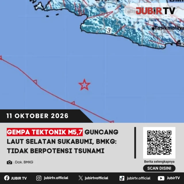 🌊 Gempa M5,7 Guncang Laut Selatan Sukabumi, BMKG Pastikan Tak Berpotensi Tsunami

Gempa tektonik bermagnitudo 5,7 mengguncang laut selatan Sukabumi pada Minggu (11/10). Getarannya dilaporkan terasa di Surade, Cibitung, dan Tegalbuleud.

BMKG memastikan gempa ini tidak berpotensi tsunami. Masyarakat diimbau tetap tenang dan menghindari bangunan yang retak atau rusak akibat guncangan.

Bagaimana detail gempa dan imbauan BMKG?

📌 𝐈𝐧𝐟𝐨 𝐥𝐞𝐧𝐠𝐤𝐚𝐩𝐧𝐲𝐚 𝐜𝐞𝐤 𝐝𝐢 𝐬𝐭𝐨𝐫𝐲 & 𝐬𝐨𝐫𝐨𝐭𝐚𝐧

#jubirtv #jubirtvnewscom #gempa #gempasukabumi #bmkg #sukabumi #gempatektonik #tsunami #infobencana