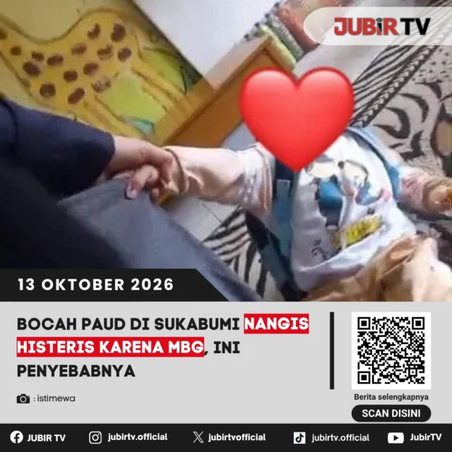 🍱 Bocah PAUD di Sukabumi Menangis Minta MBG, Ternyata Distribusi Dihentikan Sementara

Video seorang anak PAUD yang menangis meminta Makan Bergizi Gratis (MBG) viral di media sosial. Peristiwa itu terjadi di KB Arrobani, Desa Cijureuy, Kecamatan Gegerbitung, Kabupaten Sukabumi.

Pengelola SPPG menjelaskan, distribusi MBG dihentikan sementara karena masih menunggu penerbitan Surat Penetapan Penerima Manfaat Sementara Tahap Kedua (SPS 2) dari Badan Gizi Nasional (BGN).

Kapan program MBG kembali berjalan?

📌 𝐈𝐧𝐟𝐨 𝐥𝐞𝐧𝐠𝐤𝐚𝐩𝐧𝐲𝐚 𝐜𝐞𝐤 𝐝𝐢 𝐬𝐭𝐨𝐫𝐲 & 𝐬𝐨𝐫𝐨𝐭𝐚𝐧

#jubirtv #jubirtvnewscom #mbg #makangizigratis #sukabumi #gegerbitung #paud #badangizinasional #pendidikan